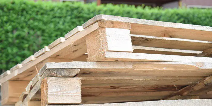 can heat treated pallets be stored outside