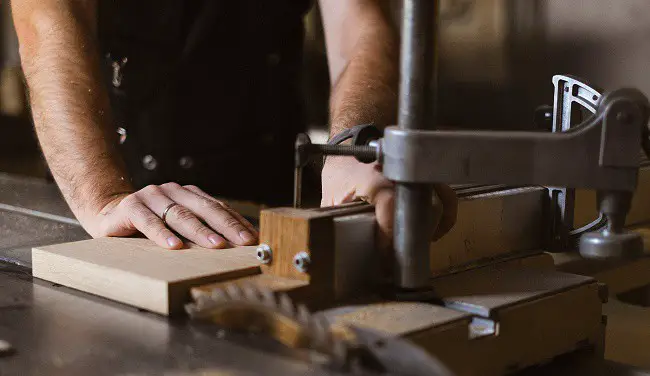 how to adjust a table saw