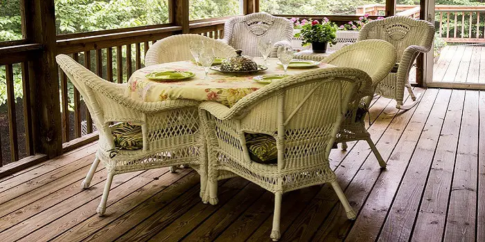 How to Dye Wicker Wood Furniture